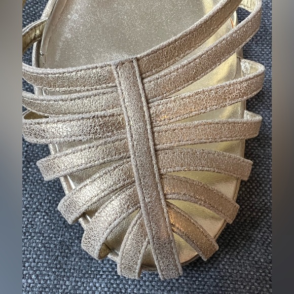 Gold strappy leather heels - Picture 4 of 5